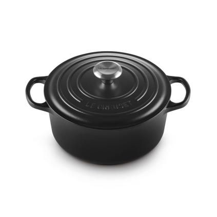 224781 kastrol signature 24 cm 4 2 l satin black litina le creuset