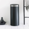 Érintős szemeteskosár TOUCH ÚJ 30 l-es SZEMÉT, matt fekete / ezüst,Brabantia